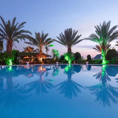 Üdülőközpont Granada Luxury 5*