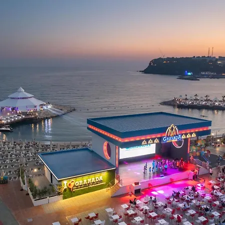 Üdülőközpont Granada Luxury Okurcalar