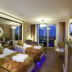Üdülőközpont Granada Luxury 5*