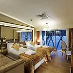 Üdülőközpont Granada Luxury Okurcalar
