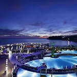 Üdülőközpont Granada Luxury 5*