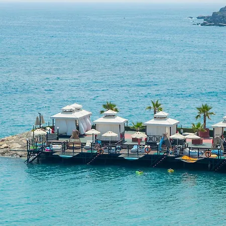 Granada Luxury Resort 5*