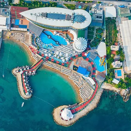 Granada Luxury Resort 5*